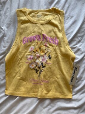 No Boundaries Graphic Tank